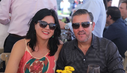  Cynthia Sánchez y Eduardo Gómez Garza.
