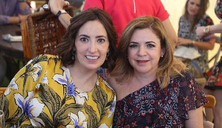  Ángeles González y Marisol Díaz.