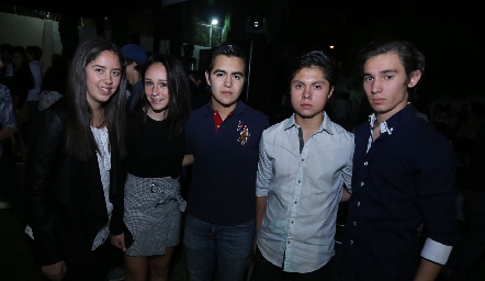  Ximena, Gaby, Berto, Christian y Rodrigo.
