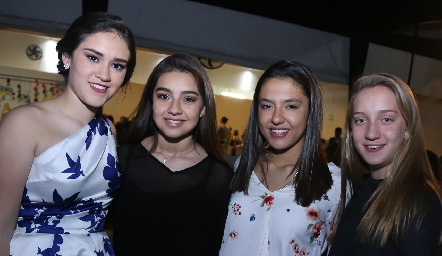  María José, Ximena, Viviana y Carolina.