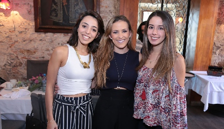  Alejandra De Luna, Laura Cadena y Alejandra O’Farril.