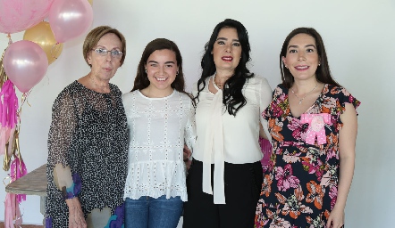  Rosario Castro de Canseco, Paulina Canseco, Beatriz Canseco y Beatriz Báez.
