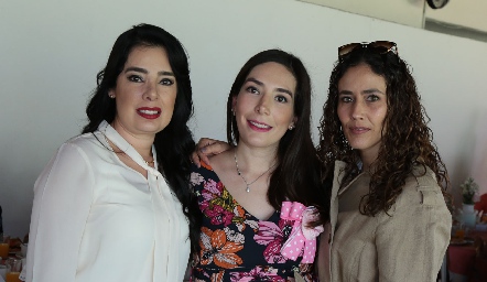  Beatriz Canseco, Bety Báez y Mónica Abud.