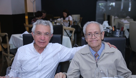  Marco Antonio González y Dr. González Romero.