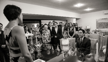 Teresa Carrizales declarándolos marido y mujer.