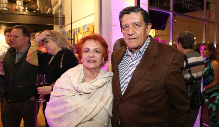  Esther Treviño de Sandoval y Gustavo Sandoval .