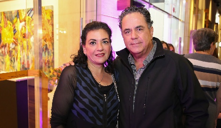  Guadalupe González y Alejandro López .