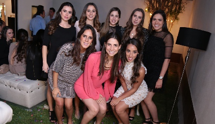 Fernanda Pérez, Sofía Prieto, Pau Robles, Paty Dantuñano, JulyValle,ClaudiaAntunes, Valeria Zúñiga y Marijó Ascanio.
