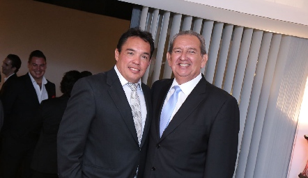  Los papás de los novios, Tony Ascanio y Gerardo González.