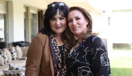  Gaby Casillas y Fabiola Nieto.