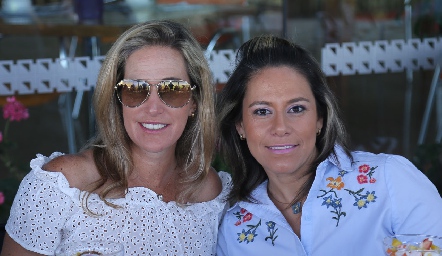  Claudia Quiroz y Michelle Zarur.