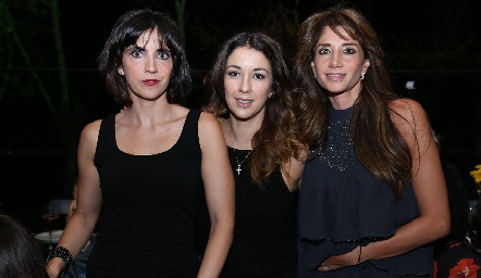  Marisol de la Maza, Pilar Martínez y Cecilia de los Santos.