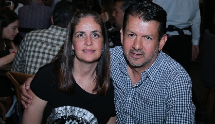  Paola y Obed Gutiérrez.