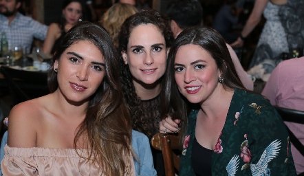  Mayra Díaz de León, Jessica Medlich y Elisa Barragán.