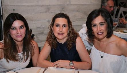  Fabiola Valdez, Marisol Hernández y Adriana Ortiz.