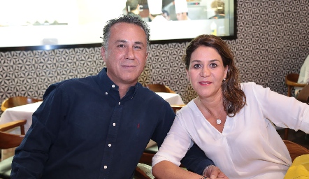  Rodolfo Rivera y Raquel Morales.