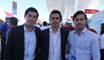 Gerardo Serrano, Guillermo y Javier Gómez.