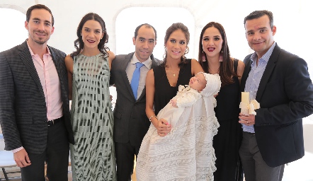  Javier Melgarejo, Paulina Ortuño, Juan Ramón Cázares, Mariana Ortuño, el pequeño Juan Ramón, Charo Ortuño y Carlos Rebolledo.