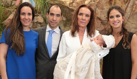 Adriana Cázares, Juan Ramón Cázares, Sofía Sánchez, Mariana Ortuño y Juan Ramón.