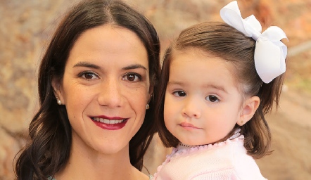  Paulina Ortuño y Macarena.