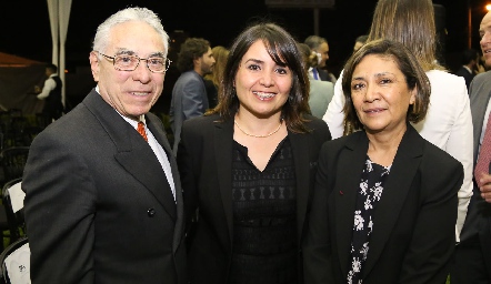  Bulmaro Corral, Ana María de la Cruz y Diana Soria.