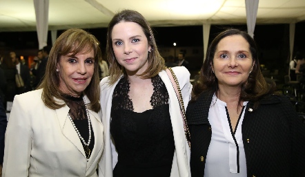  Clara Luz Portales, Sofía Valladares y Mary Meade.