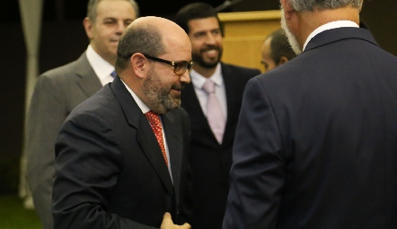  José Mario de la Garza .