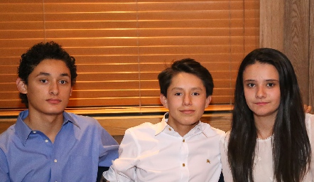  Luca, Gael y Paula .