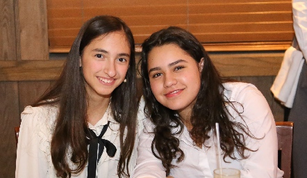 Mariana y Nina Cervantes .
