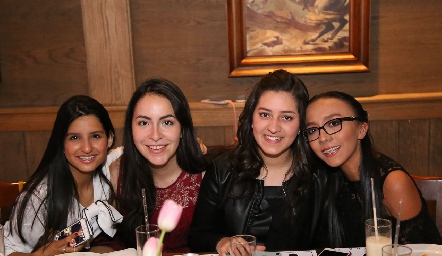 Pau Jasso, Nicole, Marijó Villalobos y Ale Muñoz.