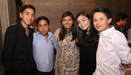  Mauro, Eloi, Adriana, Jimena y Gael.