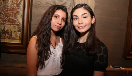  Sofía Esparza y Jimena Flores .