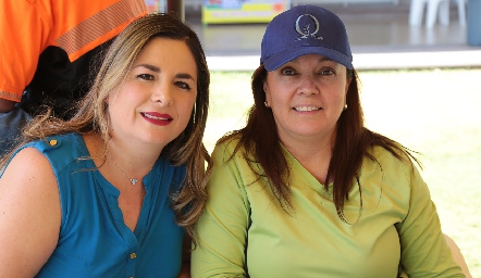  Larissa Esparza y Jenny Cázares.