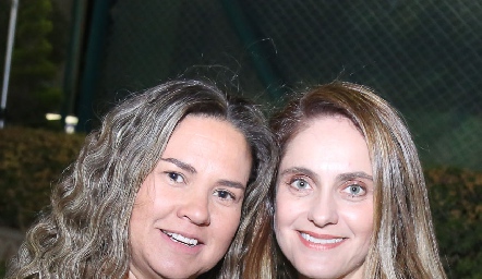 Daniela Benavente y Viviana Navarro.