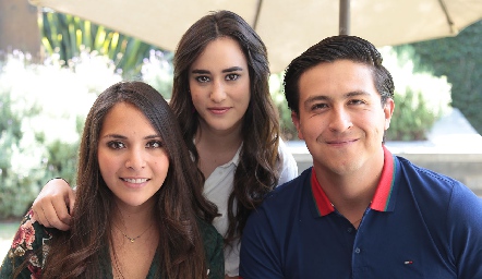  Laura Valverdi, Melissa González y Franz Myer.