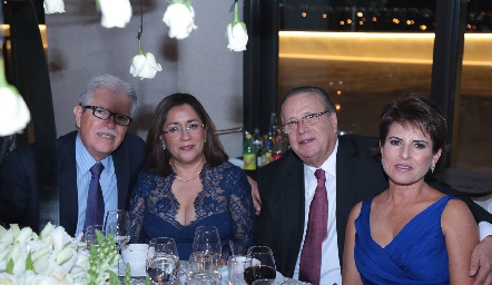  Salvador Gaviño, Hilda Lara, Olegario Galarza y Cecilia Bremer.