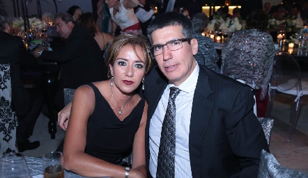  Karina Ramos, y Mauricio Alcalde.