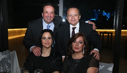  Héctor Hinojosa y Marcela del Peral, Juan Carlos Barrón y Mariana Azcargota.