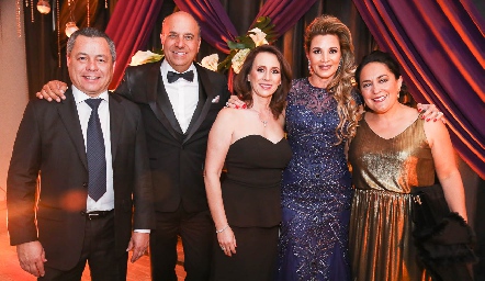  Lisandro Bravo, Roberto Alcalde, Carmen Bravo, Bertha Barragán y Laura de Bravo.