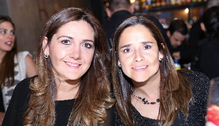  Paola Insua y Mariel Quevedo.