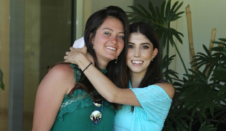  Isabela Mendizábal y Paola Dávila.