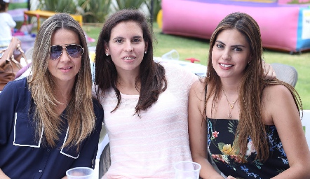  Marcela Torres, Daniela de la Fuente y Bárbara Berrones.