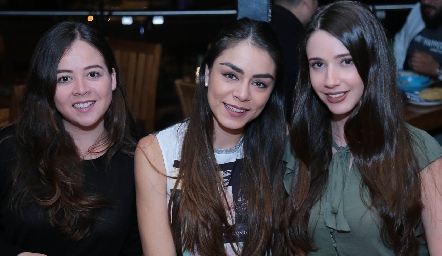  Andrea Barbosa, Paulina Rodríguez y Elena Pérez.