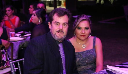  Alejandro Ruiz y Martha Hernández .