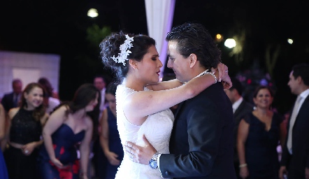 Mayerna Martínez y César Manzanilla.