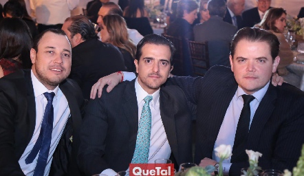  Luis González, Fernando y Chinto Lárraga.