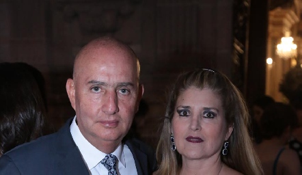  José Zendejas y Silvia Foyo de Zendejas.