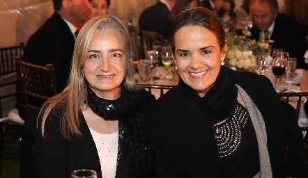  María Elena Ramírez y Roxana Gutiérrez.