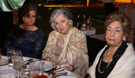  María Pizzuto, Carmen Martens y Julieta Paez.
