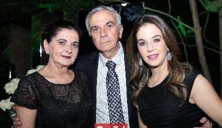  Olga Robles, Fernando y Gaby Lara.
